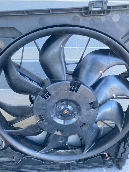 VW TRANSPORTER T5 7H 2.5 TDI USED ENGINE COOLING FAN 7L0 959 455 E  4E0 910 455 S    