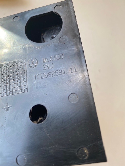 VW BEETLE USED REAR CUP HOLDER  IN CREAM COLOUR 1C0 862 531