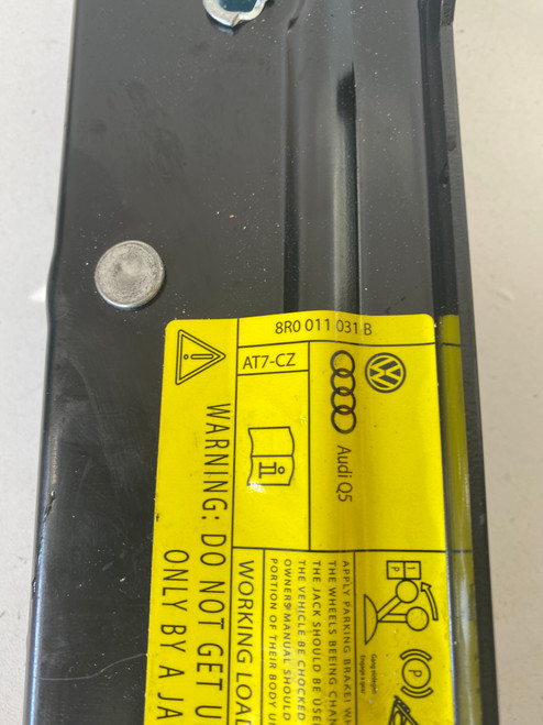 AUDI Q5 USED JACK 8R0 011 031 B