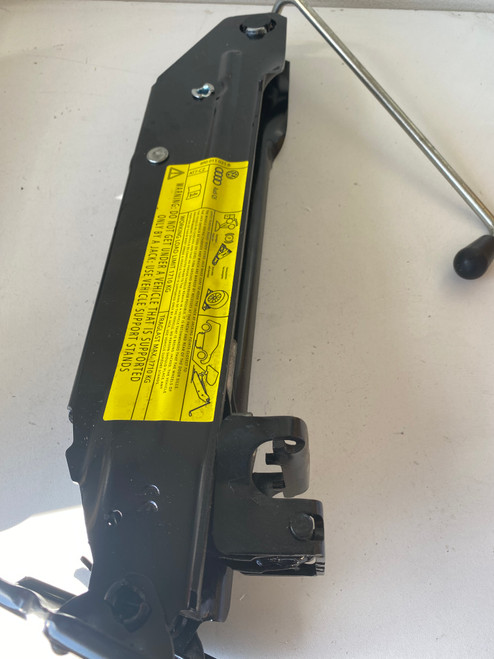 AUDI Q5 USED JACK 8R0 011 031 B