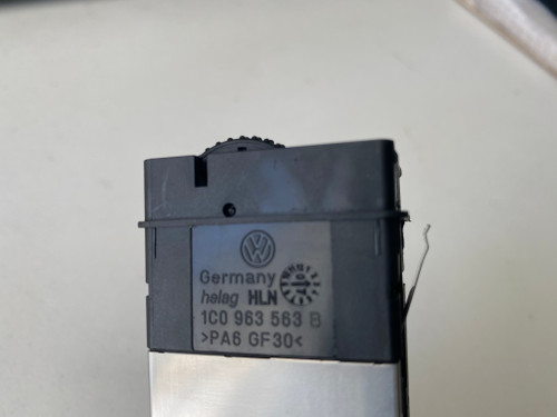 VW BEETLE USED LH SEAT HEATER SWITCH 1C0 963 563 B