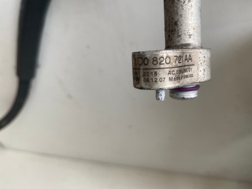 VW BEETLE USED AC HOSE 1C0 820 721 AA