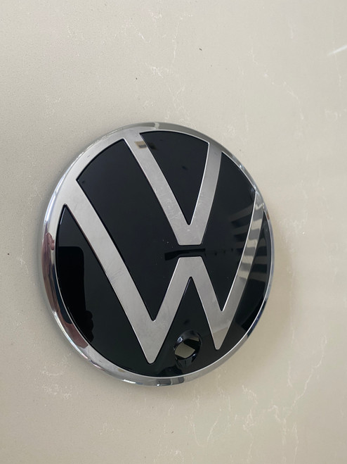 VW AMAROK 2023 USED GENUINE TAILATE EMBLEM 2HJ 853 630 D