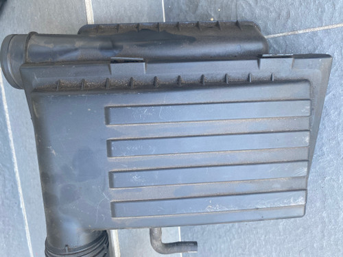 VW POLO 6R LATE 1.2 USED FILTER BOX 04E 129 611 H