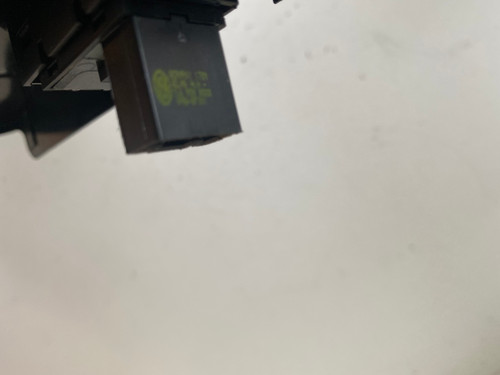 VW GOLF MK6 USED LHF WINDOW SWITCH 