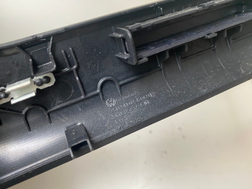 VW GOLF MK6 USED AC CONROL PANEL SURROUND 5K0 858 071 M