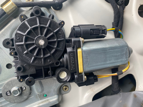 BMW E36 COUPE USED LH WINDOW MOTOR 