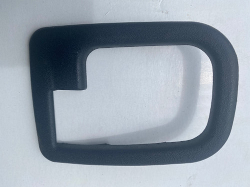 BMW E36 USED LH INNER DOOR HANDLE SURROUND 51.22-1 960 645