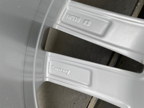 VW AMAROK NEW GENUINE 19INCH MAG WHEEL 2H0 601 025 AD