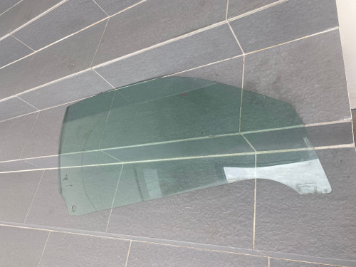 BMW E46 COUPE USED RH DOOR GLASS 