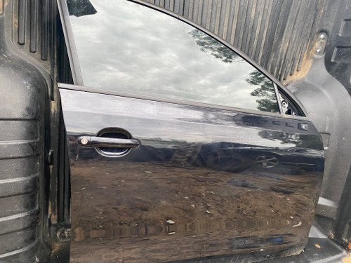 VW JETTA 2001 0N USED RHF DOOR SHELL IN BLACK C9X PAINT CODE