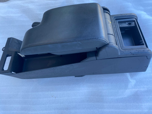BMW E46 318I 320I 325I 328I 330I USED CENTRE CONSOLE IN BLACK WITH ARM REST