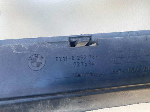 BMW E46 COMPACT USED FRONT BAR LOWER GRILLE 5.11-8 252 788  5.11-8 8252790 5.11-8 82527989