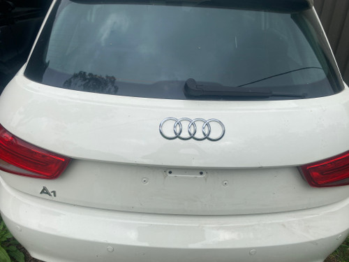 AUDI A1 USED TAILGATE SHELL IN WHITE Y9K CODE