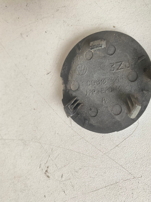 VW BEETLE USED FRONT TOW HOOK COVER IN BLUE 1C0 807 241