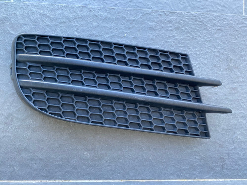 VW TIGUAN 2011-2014 USED RHF LOWER BAR GRILLE 5N0 853 666 D