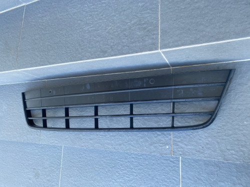 VW TIGUAN 2011-2014 USED FRONT LOWER BAR GRILLE 5N0 853 677 D / F