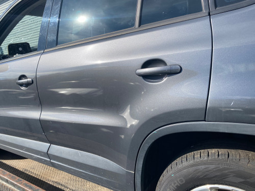 VW TIGUAN 2011-2015 USED LHR DOOR SHELL IN GREY D7R PAINT CODE