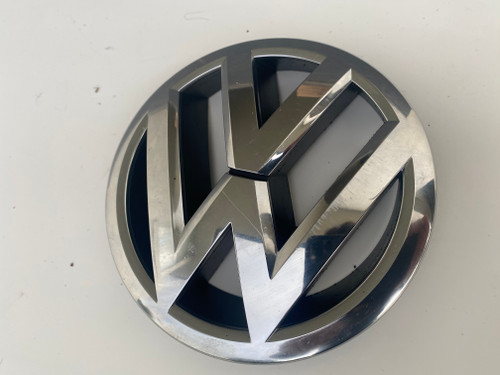VW TIGUAN 2011-2015 USED FRONT BADGE 561 853 600