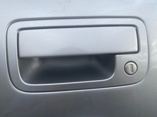 VW AMAROK USED TAIL GATE HANDLE IN SAND BEIGE  2H5 829 505 F