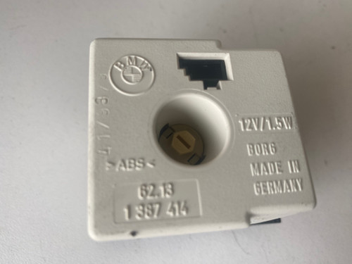 BMW E36 USED ANALOGUE CLOCK 62.13 1 387 414 WITH THE SUROUND