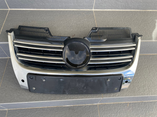 VW JETTA 2005-2010 USED FRONT CHROME GRILLE 1K5 853 653 C
