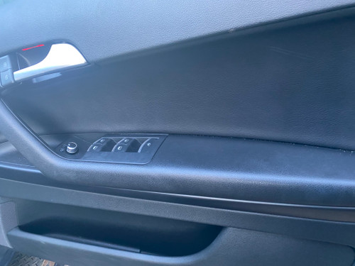 AUDI A3 8P CONVERTIBLE USED RHF DOOR TRIM IN BLACK