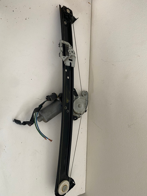 BMW X5 E53 2000-2005 USED LHR WINDOW REGULATOR WITH MOTOR 8243505 S