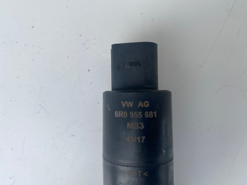 VW POLO  AUDI A1 USED XENON LIGHT WASHER PUMP  6R0 955 681