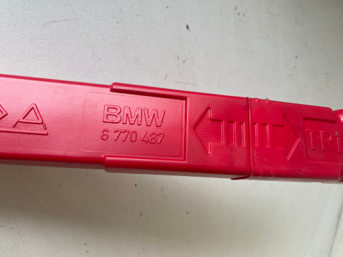 BMW F30 USED EMERGENCY TRINANGLE 6 770 487