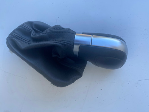 VW GOLF MK6 AUTO SHIFTER BOOTH WITH GEAR KNOB