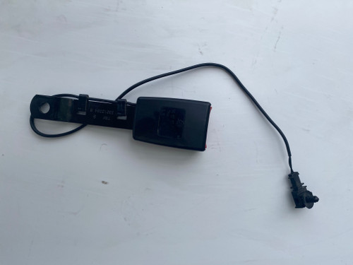 VW TRANSPORTER T5 USED RHF SEAT BELT BUCKLE 7H0 857 877