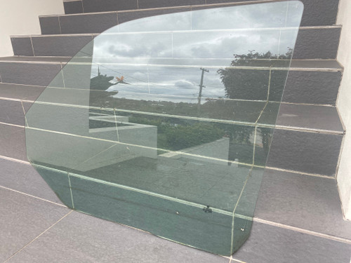 VW TRANSPORTER T5 USED LHF DOOR GLASS
