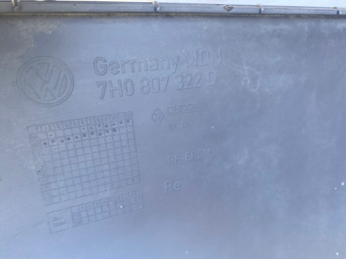 VW TRANSPORTER T5 USED RH LOWER TAIL LIGHT COVER 7H0 807 322 B