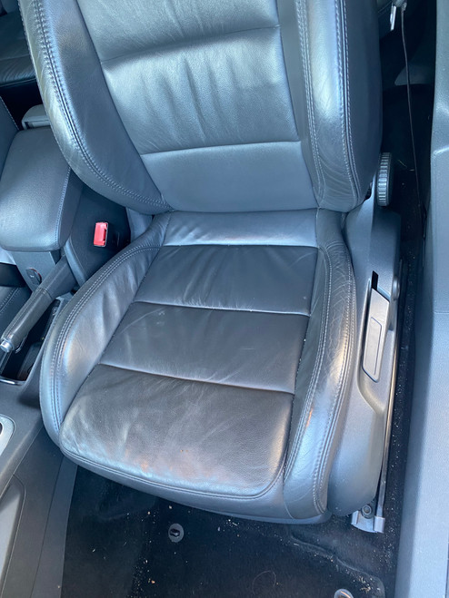 VW JETTA GOLF MK5 USED LHF  SEAT IN GREY LEATHER