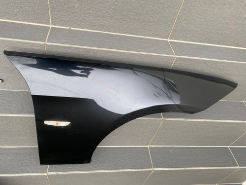 BMW E90 USED RH GUARD IN SAPPHIRE BLACK 475