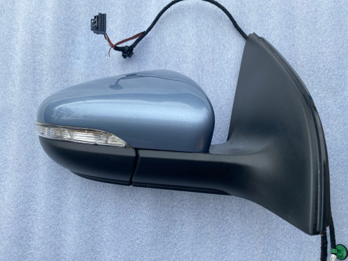 VW GOLF MK6 HATCH USED RH DOOR MIRROR IN SHARK BLUE A5Q