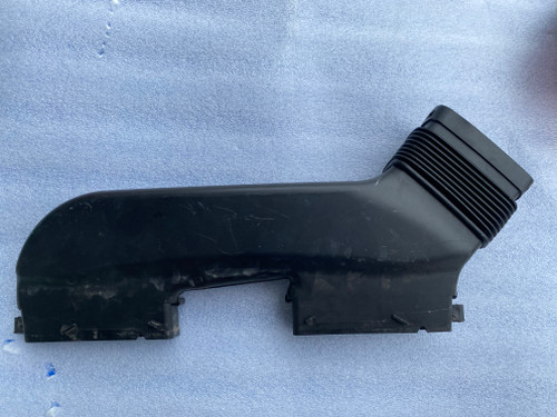 BMW E90 323 USED AIR INTAKE DUCT 1371 7541737-03