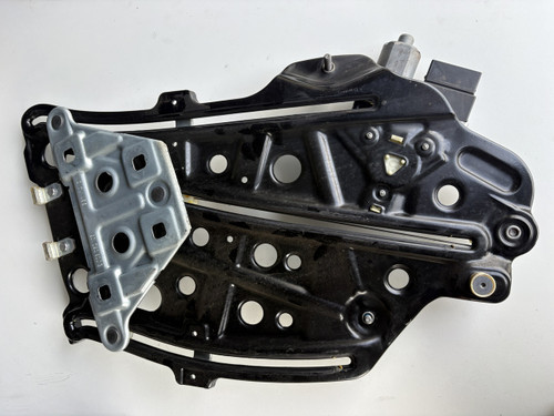 VW GOLF MK6 AUDI A3 8P CONVERTIBLE USED RHR WINDOW REGULATOR 8P7 839 398 F   8P7 959 812 B