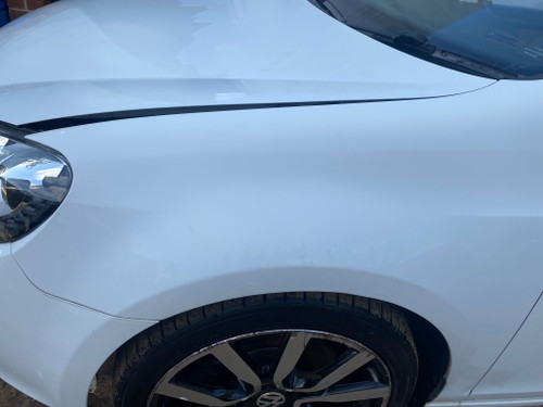 VW GOLF MK6 CONVERTIBLE USED LH RUARD IN WHITE C9A PAINT CODE