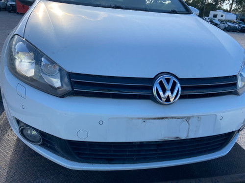 VW GOLF MK6 CONVERTIBLE USED FRONT BAR COVER 5K0 807 217 BQ   IN WHITE C9A PAINT CODE