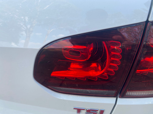VW GOLF MK6 CONVERTIBLE USED RH INNER LED TAIL LIGHT 5K7 945 308 E