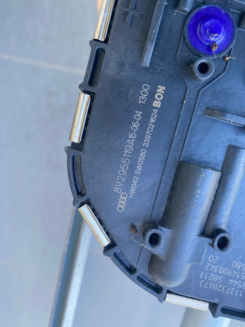 AUDI A3 8V USED WINDSCREEN WIPER MOTOR AND LINKAGES 8V2 955 023 D  8V2 955 119 A