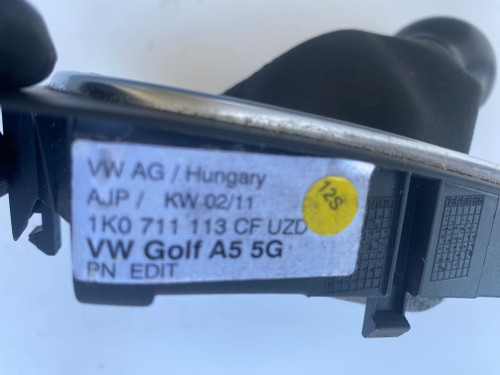 VW GOLF MK6 1.6 TDI USED 5 SPEED MANUAL SHIFTER KNOB WITH SURROUND 1K0 711 133 CF