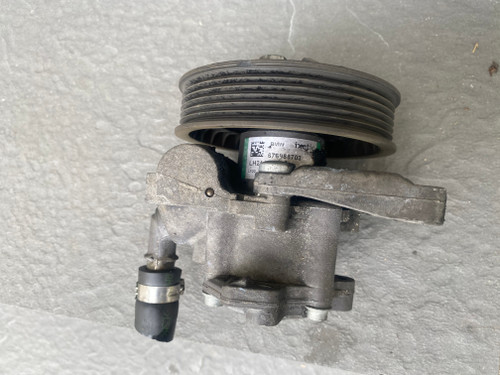 BMW E90 323 USED POWER STEERING PUMP 676988703