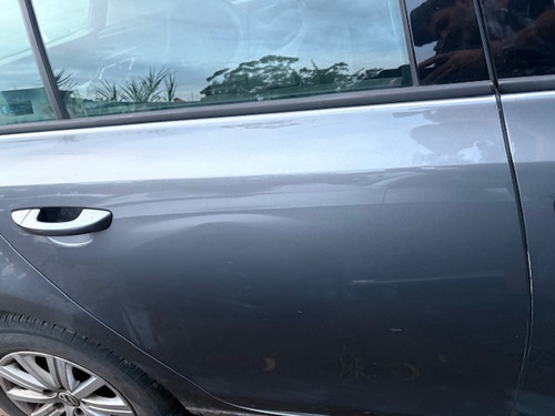 VW GOLF MK6 USED RHR DOOR SHELL IN UNITED GRAY METALIC A7T