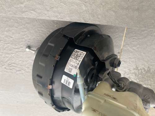 VW GOLF USED BRAKE BOOSTER 1K2 614 105 BH