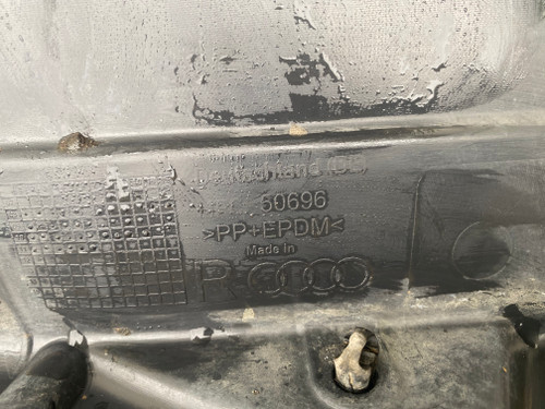 AUDI A3 8P CONVERTIBLE USED RHF LOWER SPLASH TRAY