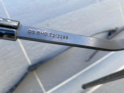 BMW X3 F25 USED WINDSCREEN WIPER ARMS 7213266   7213267