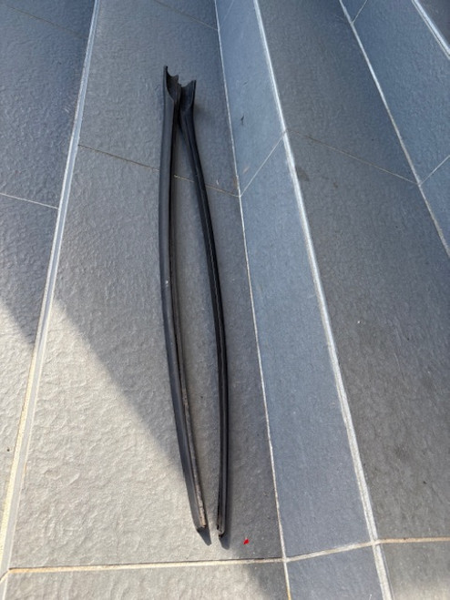 VW GOLF MK6 USED FRONT WINDSCREEN SIDE TRIMS